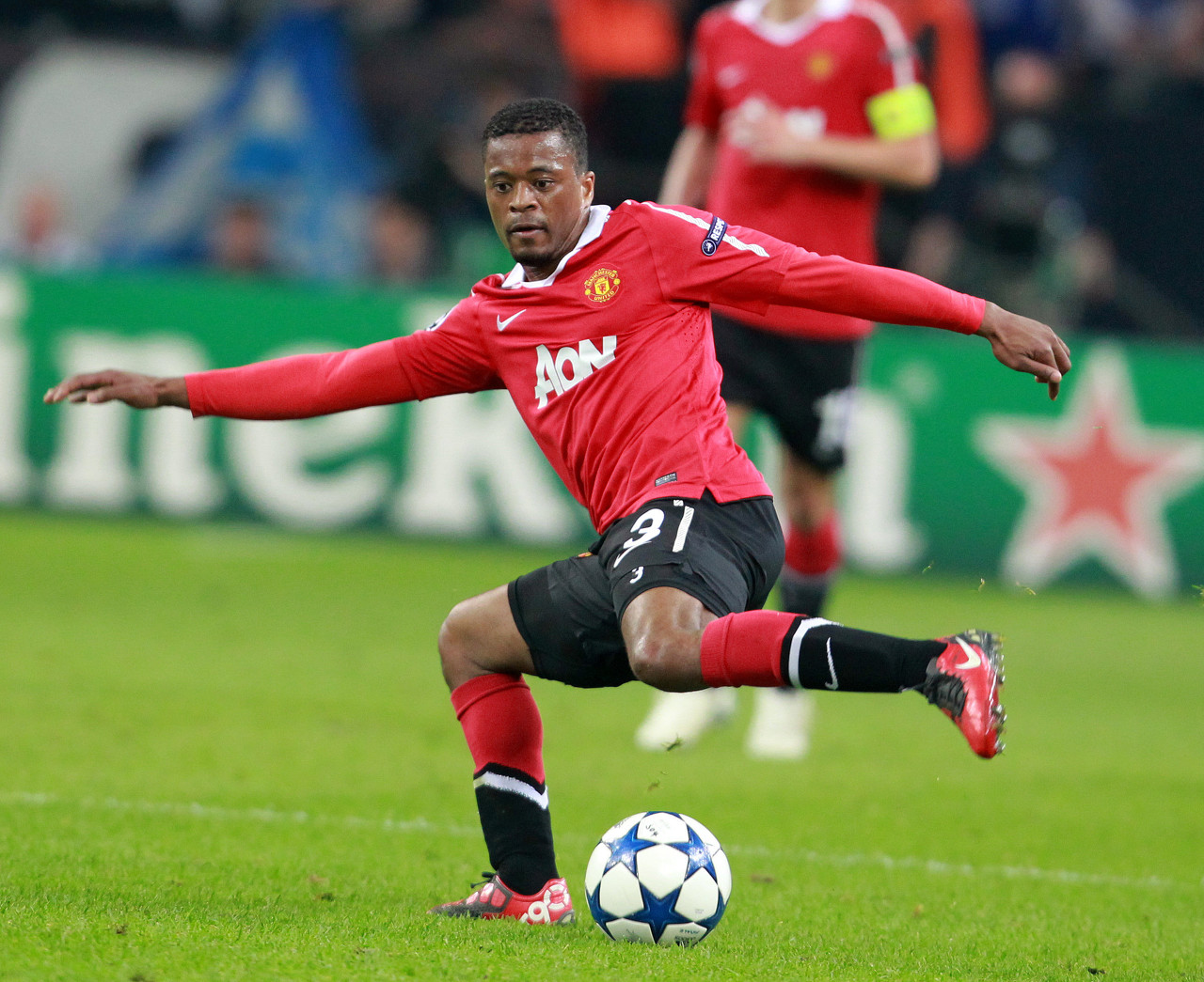 知球队中场 知球队中场